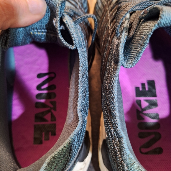 Mens Nike Flyknit Teal and Black Athletic Shoes, Size 11.5 main image 4
